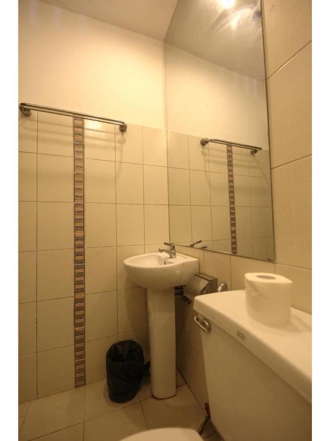 Oyo 866 Junction Hostels Manila Kültér fotó